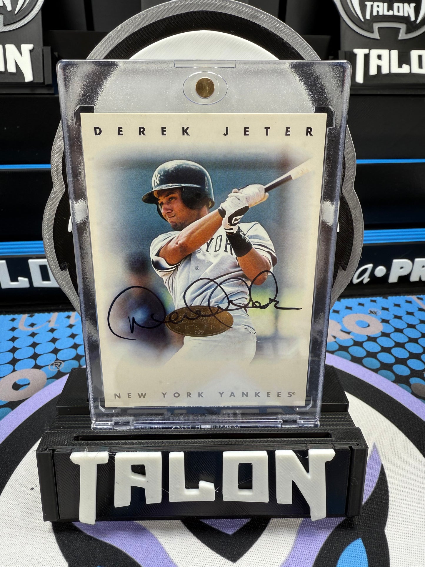 1996 DEREK JETER LEAF SIGNATURE SERIES GOLD ROOKIE AUTO /100 EXTREMELY RARE